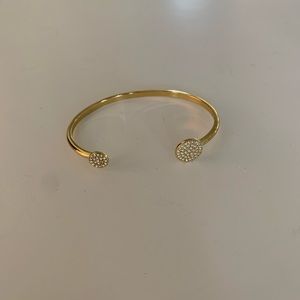 Stella & Dot cuff bracelet gold- adorable!